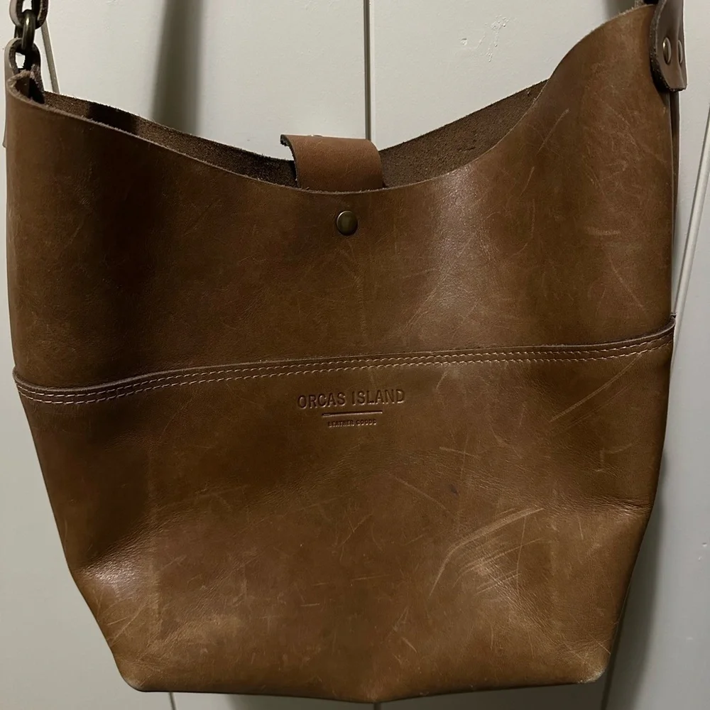Orcas Island Leather Goods Sidney Brown Leather Shoulder Bag bucket bag in Toast